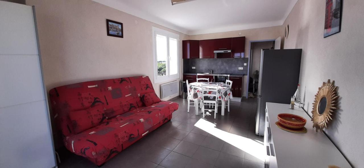 Le Miramar Appartement Face A La Mer - Balcon - Clim 圣西普里安 外观 照片